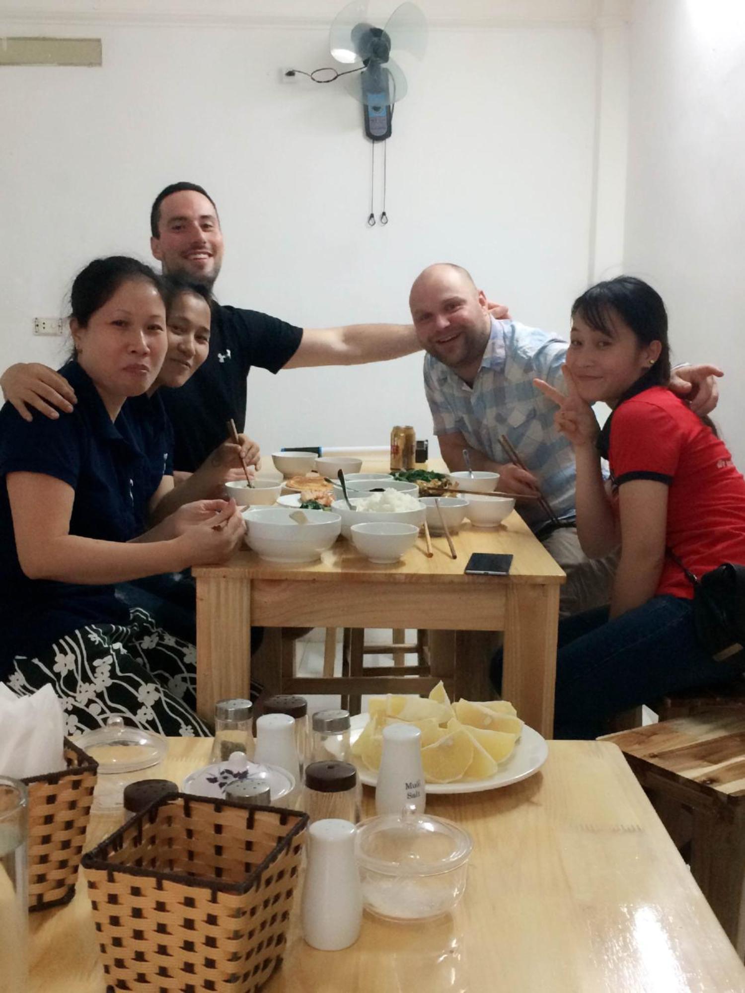 Thuc At 3Am - Hanoi Lotus Екстериор снимка